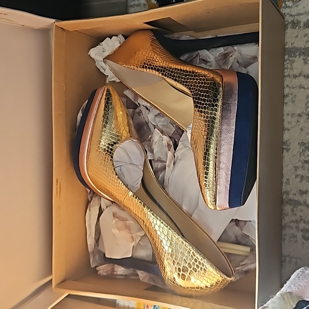 Jessica Simpson*Loyren Platform Heel